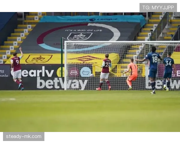 酋长球场之王强势复苏,英超新星助球队稳步冲击榜首 酋长球场之王强势复苏,英超新星助球队稳步冲击榜首