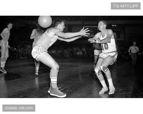 马拉维奇无球跑动助围绕乔丹提升球队关键时刻得分效率